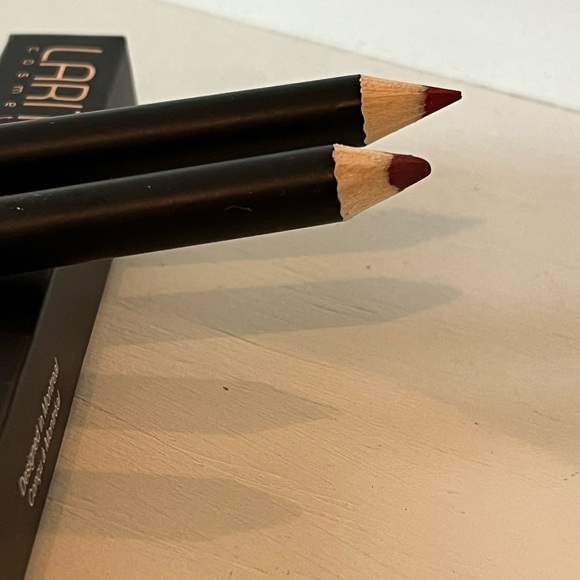 TWO LARITZY Cosmetics LIP PENCILS: NIB RETRO RED and CABERNET; Discontinued HTF - Picture 8 of 11